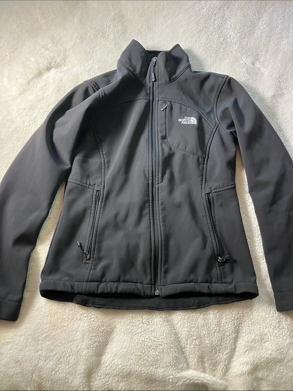 The North Face Embroidered Women's
Apex Barrier Soft Shell Jacket Size S